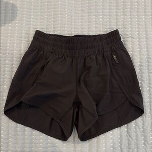 Lululemon Tracker Short 4"